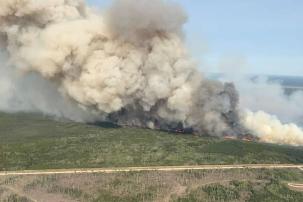Some patients being moved out of Flin Flon's hospital as wildfire grows close to city