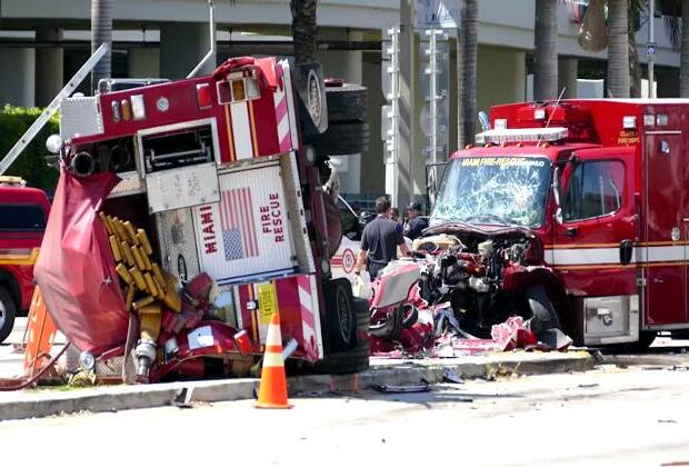 15 hurt in Florida as train hits fire truck