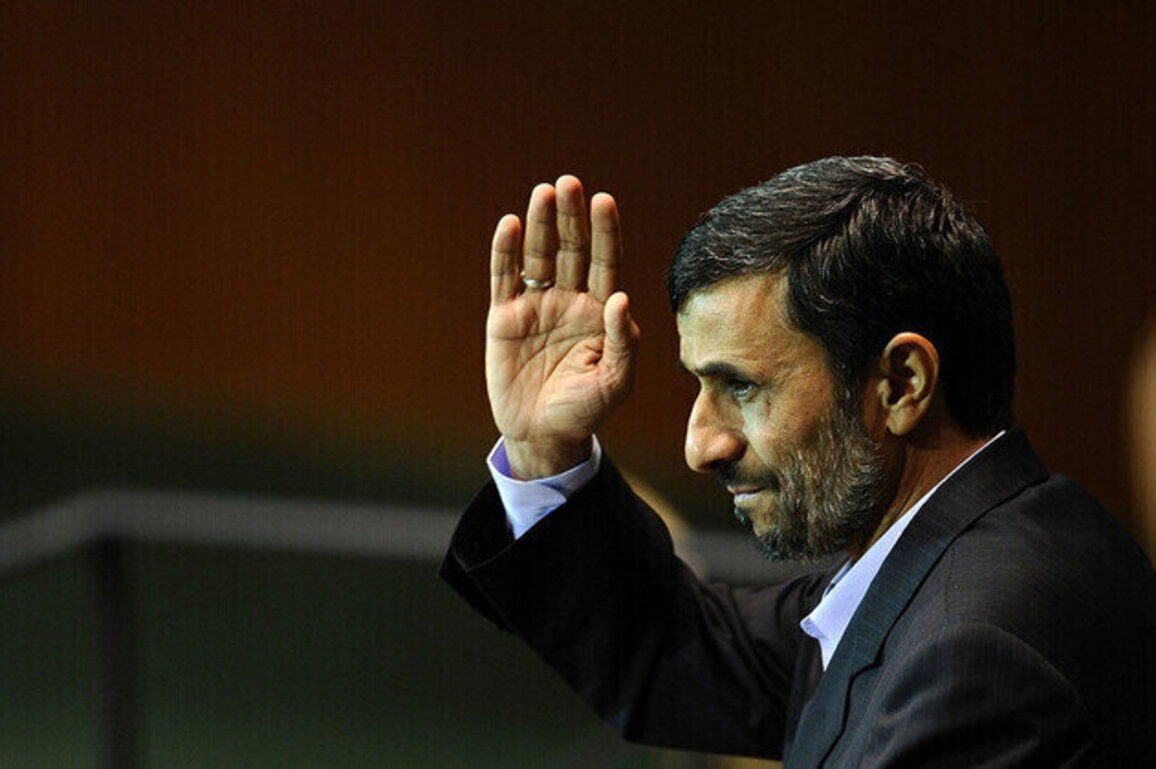 Ex-Iranian President Ahmadinejad still alive  close aide to RT