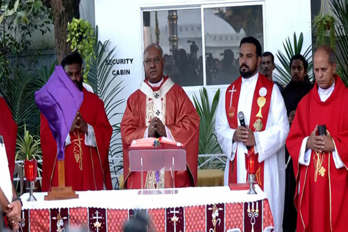 Kerala: Archbishop Thomas Netto leads Palm Sunday prayers in Thiruvananthapuram