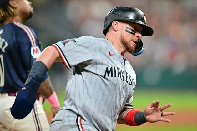 Twins place C Christian Vazquez (shoulder) on 10-day IL