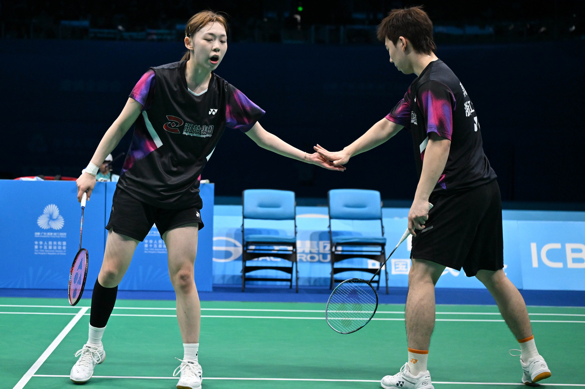 (SP)CHINA-15TH NATIONAL GAMES-BADMINTON-MIXED DOUBLES-BRONZE MEDAL MATCH (CN)