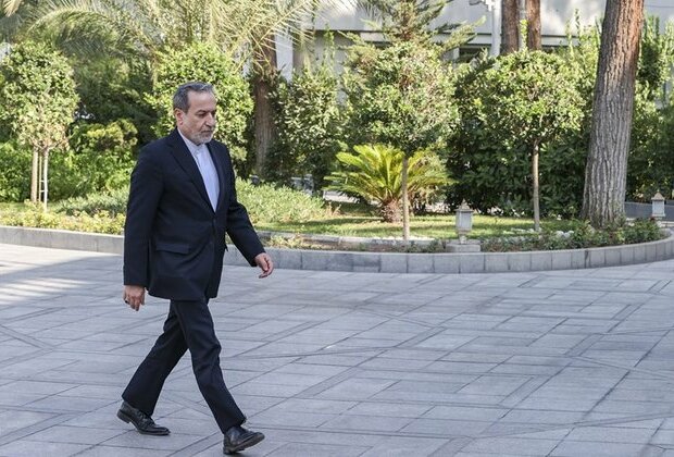 Iran&#039;s Distrust of US Prevails: Araqchi