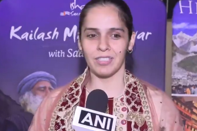 Saina Nehwal honoured with Bhavya Bharat Bhushan Award