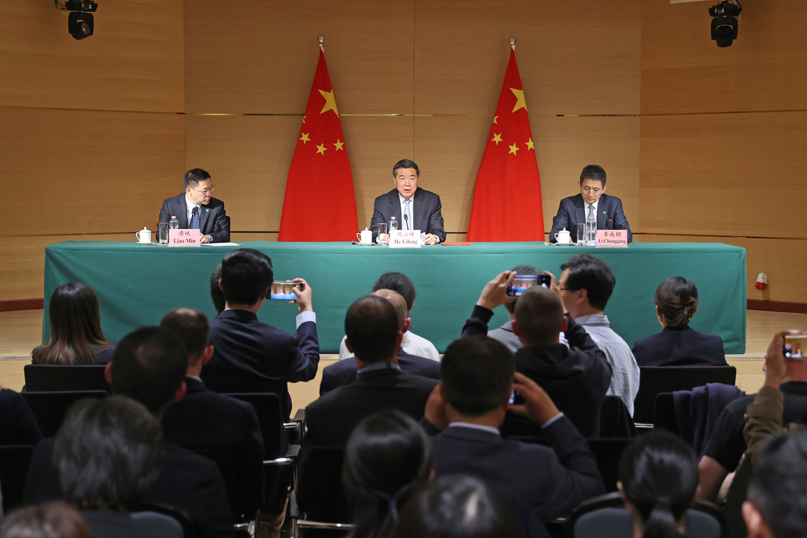 SWITZERLAND-GENEVA-CHINA-U.S.-ECONOMIC & TRADE AFFAIRS-HIGH-LEVEL MEETING-HE LIFENG-PRESS BRIEFING