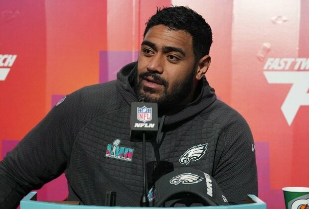 Eagles notebook: Jordan Mailata pays homage to Jason Kelce