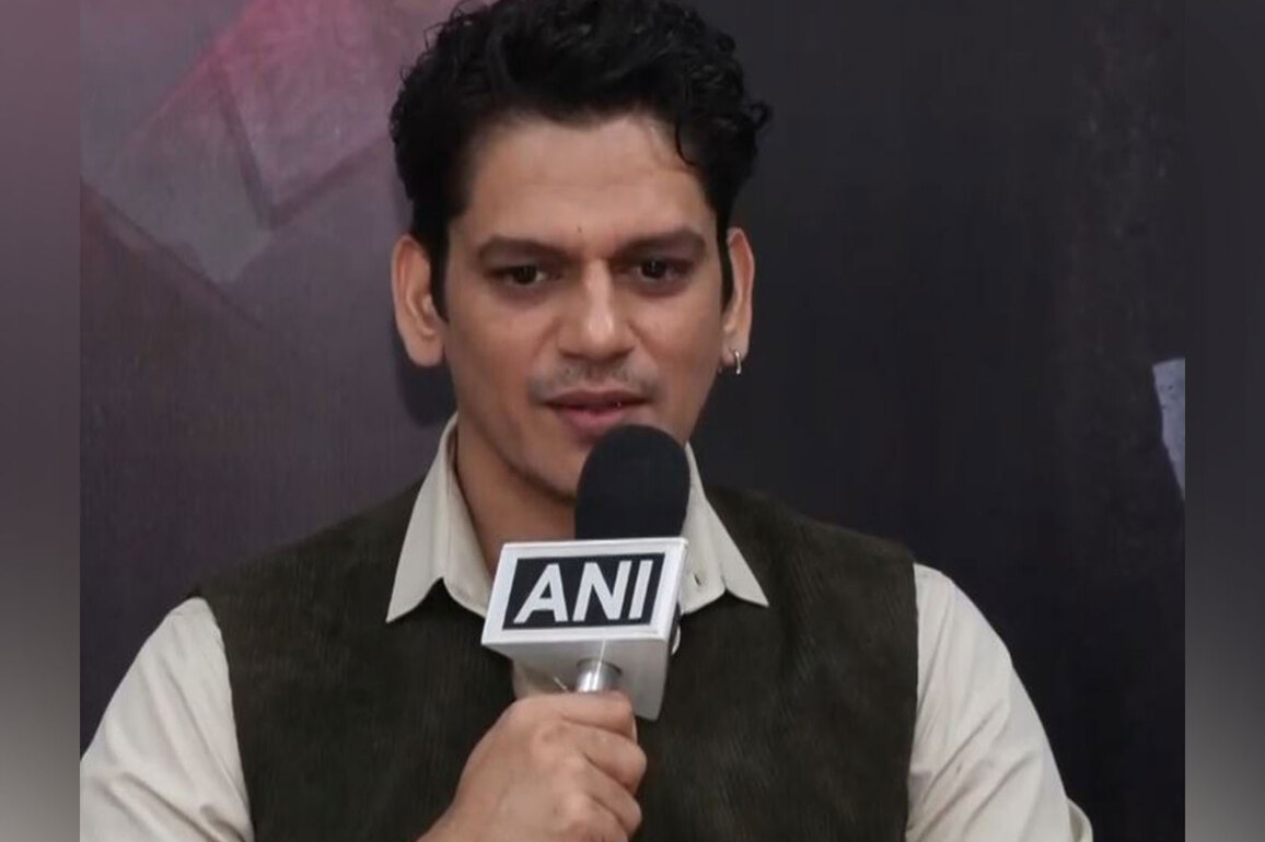 "I think emergence of style happened not through work but..": Vijay Varma on his fashion icon image in Bollywood