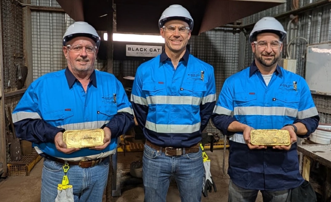 Black Cat's Les Davis, Gareth Solly and Davide Bosio.