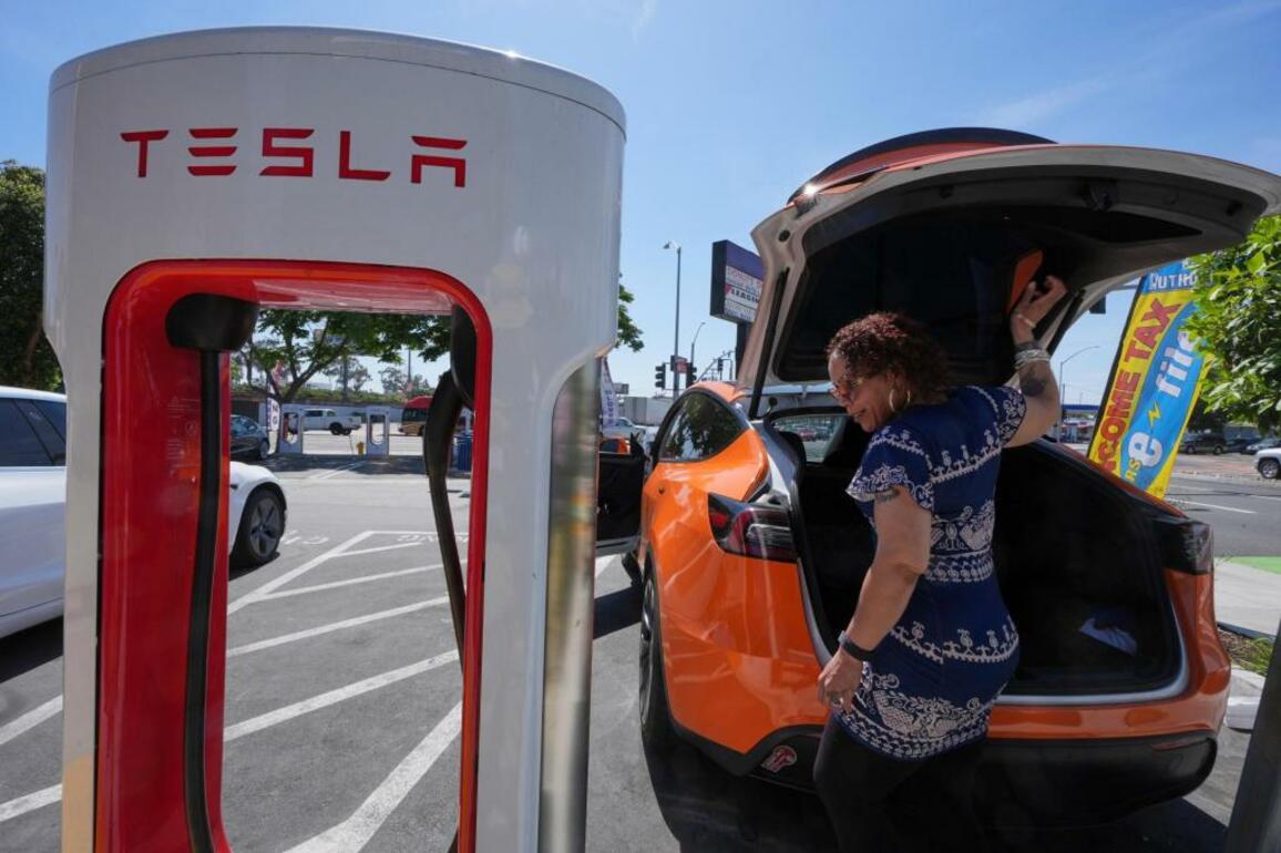 Trump is expected to sign a measure blocking Californias nation-leading vehicle emissions rules