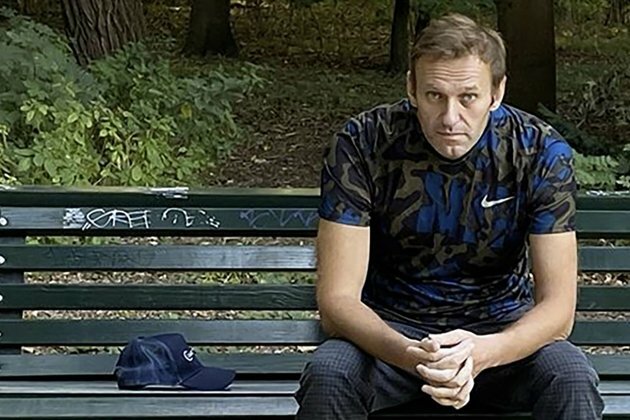 Activist Predicts Navalny Will Need Month To Regain Fitness