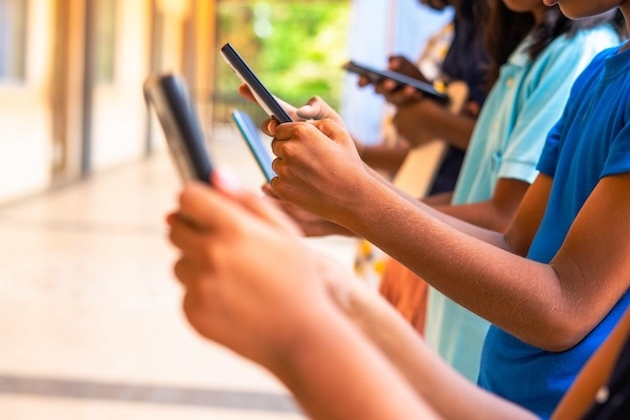 No universal age checks in Australian social media ban