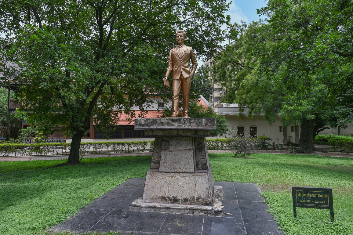 An Indian doctor's act of virtue during China's resistance against Japanese aggression