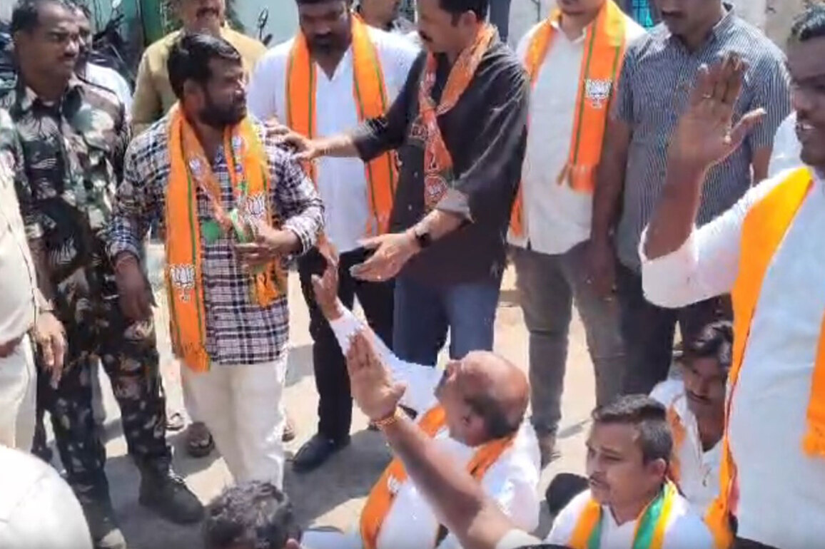 Andhra Pradesh: BJP leaders protest againt LoP Rahul Gandhi's remarks on India-US interim trade deal