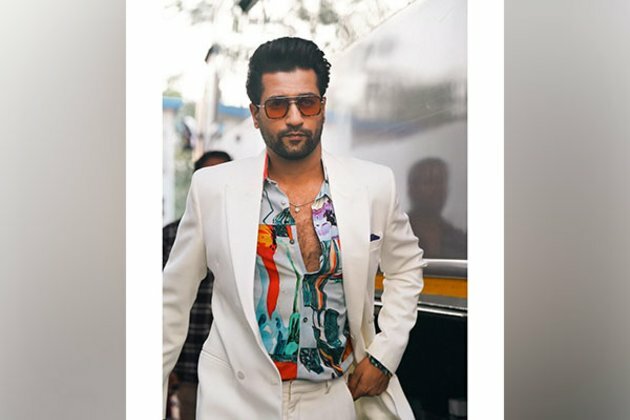 Vicky Kaushal seems to enjoy his "Bored game"