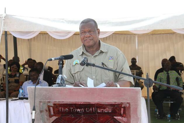 (Hello Africa) Chinese-constructed road spurs socio-economic growth in northern Namibia