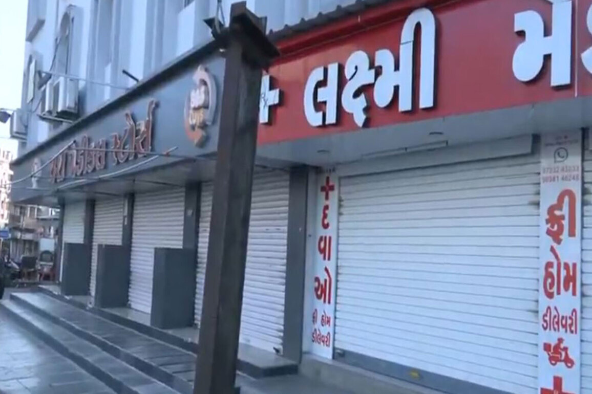 Medical shops, pharmacies remain closed in Rajkot as AIOCD observes 24-hour nationwide strike against e-pharmacies