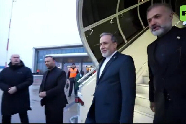 Top Iranian diplomat arrives in Russia 