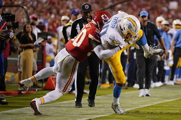Chiefs LB Willie Gay Jr. suspended four games for conduct violation