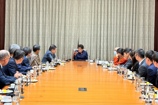 Piyush Goyal meets Chairman, Japan-India Business Cooperation Committee to deepen trade