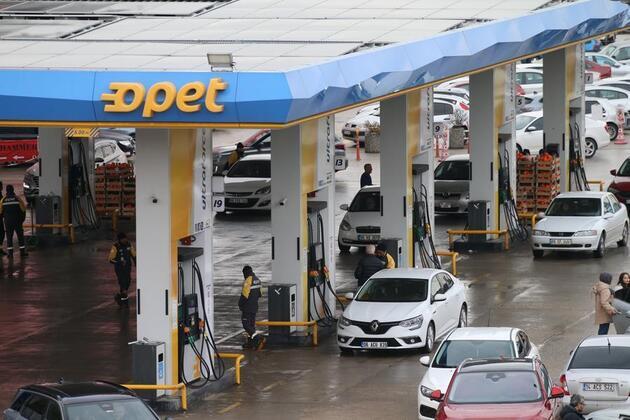 Fear for fuel price hike grips Trkiye amid mounting tensions in Strait of Hormuz