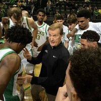 Oregon edges Hawaii in opener on late layup