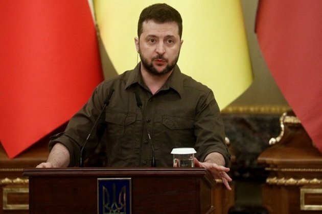 Zelenskyy orders evacuation in Donetsk as battle intensifies between Russia, Ukraine