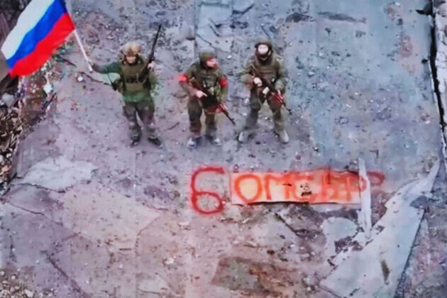 Russian Troops Take Over Siversk, Ukraine