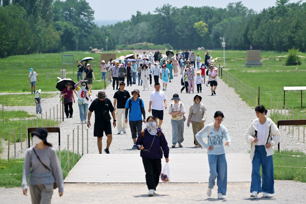 (VistaNingxia)CHINA-NINGXIA-YINCHUAN-XIXIA IMPERIAL TOMBS-UNESCO WORLD HERITAGE SITE-TOURISM (CN)