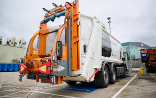  Clean rubbish collection: Hampshire welcomes electric refuse trucks