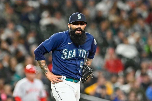 RHP Sergio Romo signs 1-year deal with Blue Jays