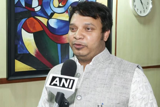 Fall in global crude prices may not translate into instant fuel price cuts in India: NIPFP economist