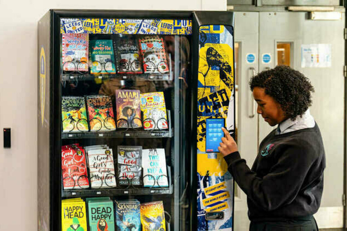 49ers Foundation Donate Book Vending Machines to Local Schools