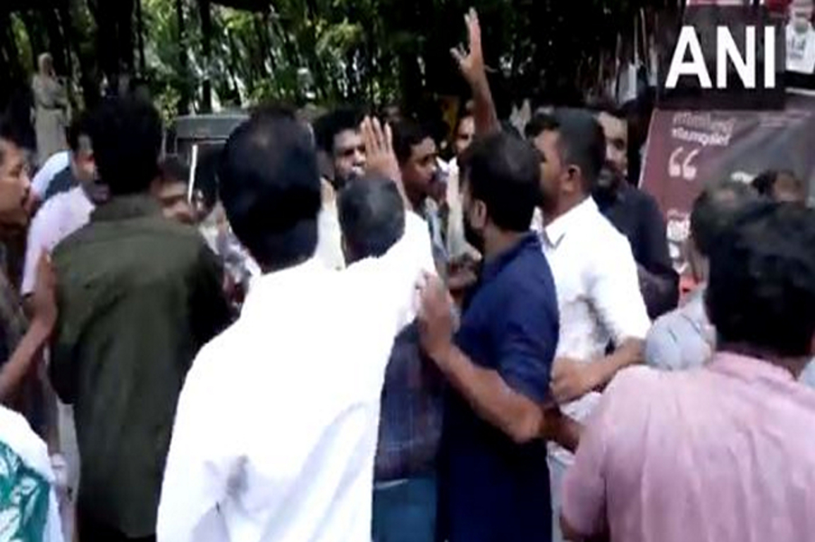 Nilambur Assembly by-election: UDF and LDF workers enter into scuffle in Kurumbalangod of Malappuram district