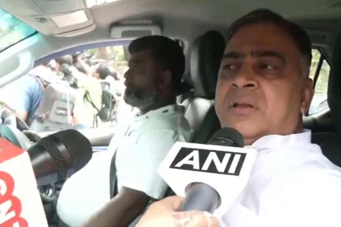 "59 signature recieved": Rebellion in TMC, anti-Mamata group claims support of majority MLAs