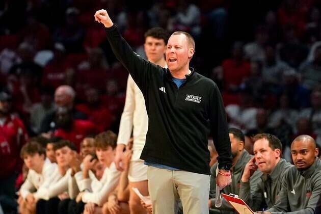 UMass rides late rally, hands Miami (Ohio) first loss