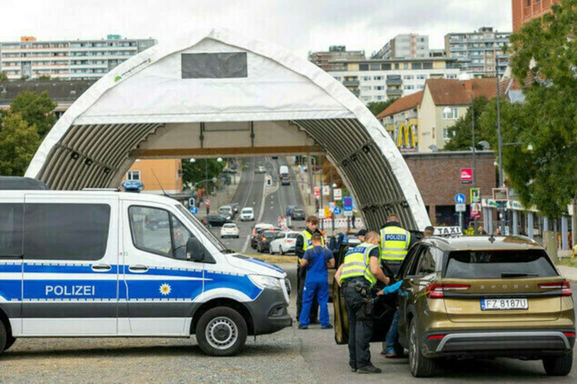 Germanys border crackdown can only last a few more weeks  police