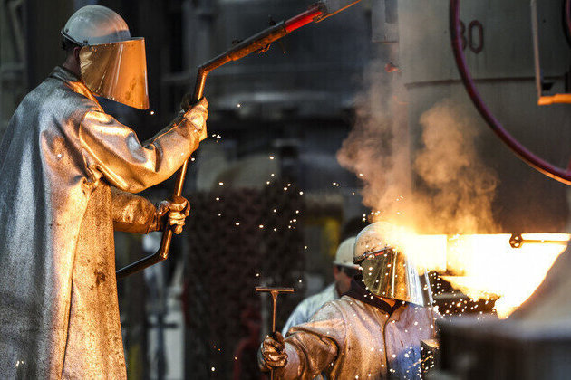 Eurozone manufacturing slumps  S&P