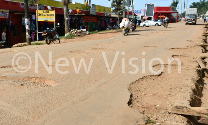 Residents decry the appalling state of roads in Ibanda municipality Residents decry the appalling state of roads in Ibanda municipality