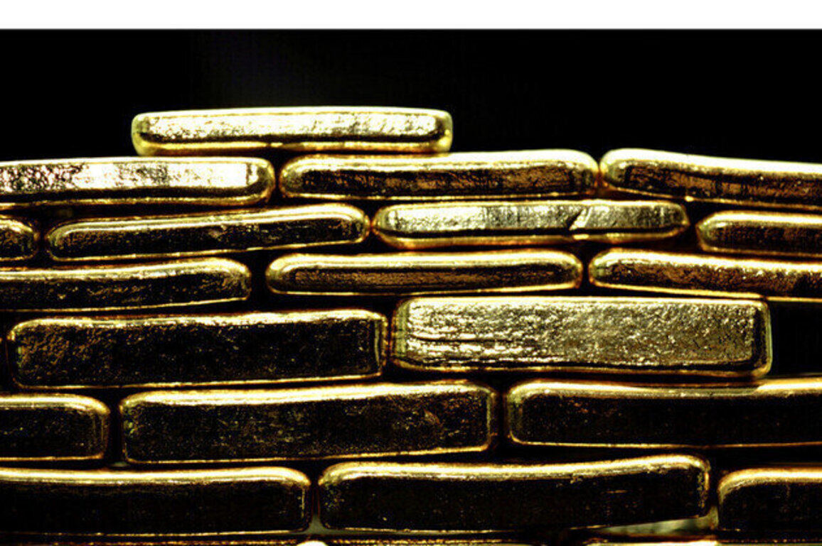 Nearly $22 billion secretly shipped to Ukraine  Austrian politician