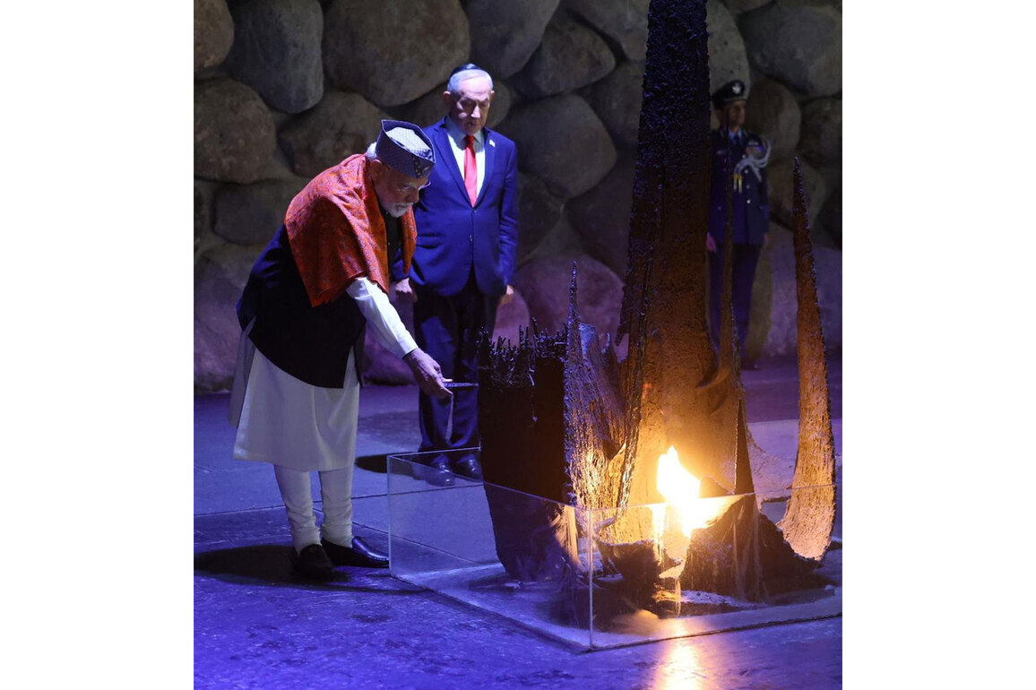 PM Modi lays wreath at World Holocaust Rememberance Center