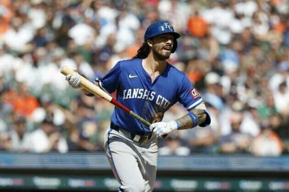 Royals place 2B Jonathan India (wrist) on IL
