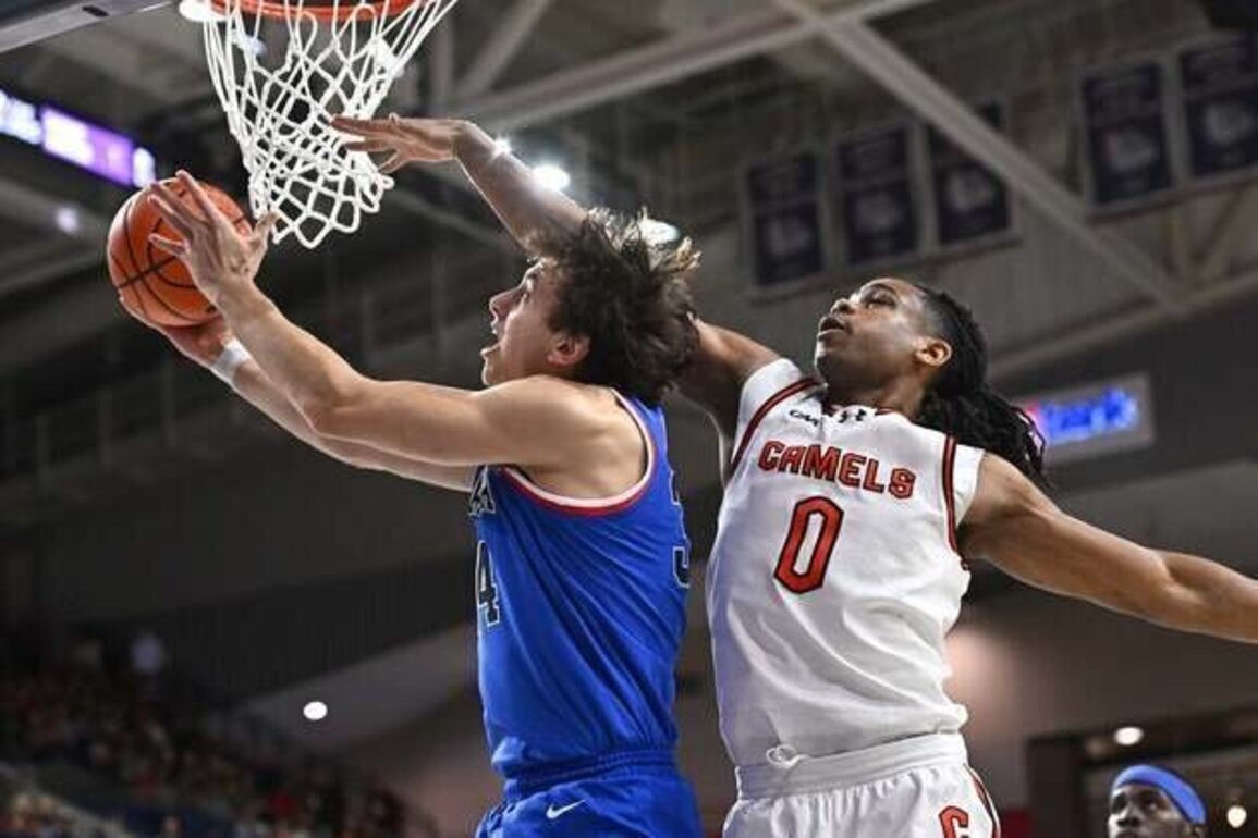 Braden Huff seeks suitable encore as No. 7 Gonzaga faces Oregon