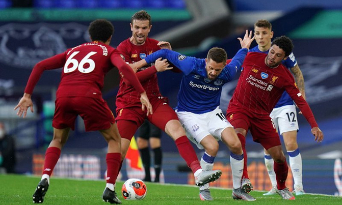 Liverpool face Everton threat as Man Utd bid to stop the rot Liverpool face Everton threat as Man Utd bid to stop the rot