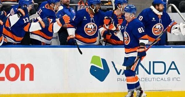 Islanders seek fourth straight win against visiting Predators