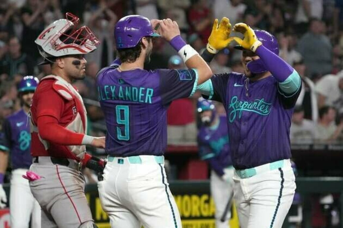 Diamondbacks belt three home runs, double up Red Sox