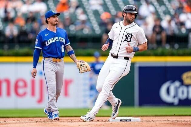 Tigers use 9th-inning rally to beat Royals for 6th straight win