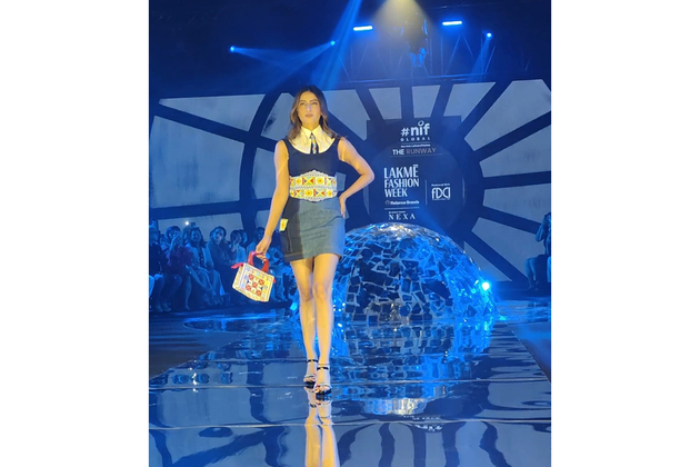 Palak Tiwari makes heads turn as showstopper on Day 2 of Lakme Fashion Week