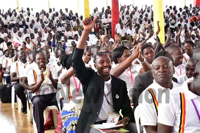  eachers applauding resident useveni at 2nd ational rimary eachers onference which attracted over 4000 teachers hoto by aria amala