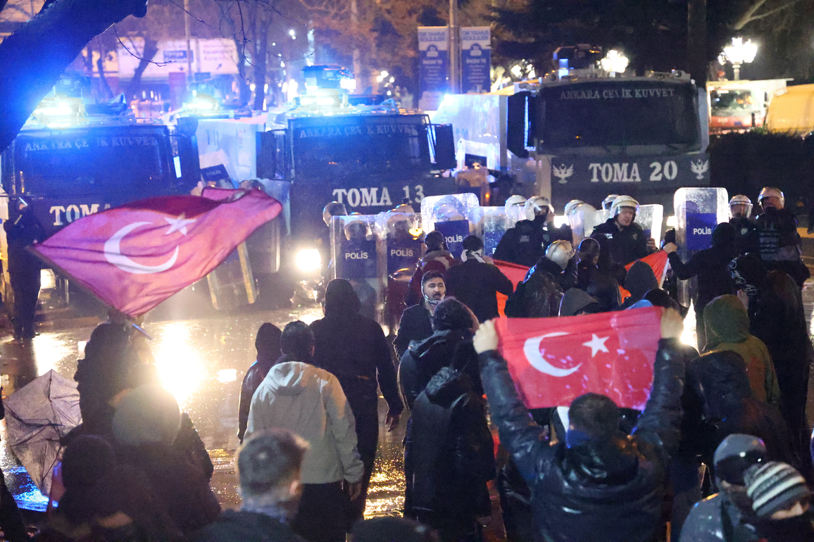 (SpotNews)TRKIYE-ANKARA-ISTANBUL MAYOR'S DETENTION-PROTESTS