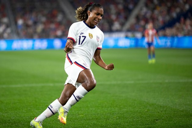 Rose Lavelle enjoys homecoming as USWNT blasts Paraguay
